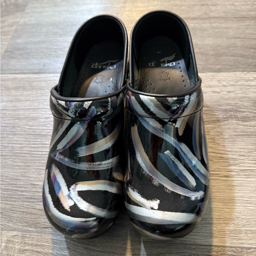 Dansko Brushed Patent Metallic Clogs S7 37